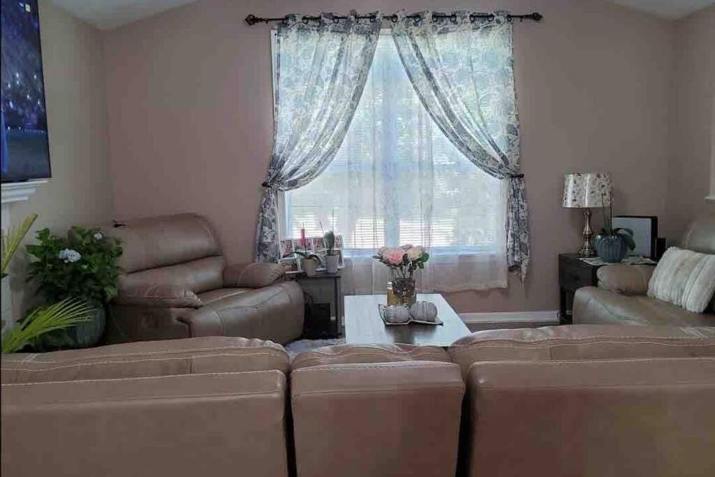 Smart Entire Loft, 3 Bedroom 2 Bath, With 3 Tv โคลัมเบีย ภายนอก รูปภาพ